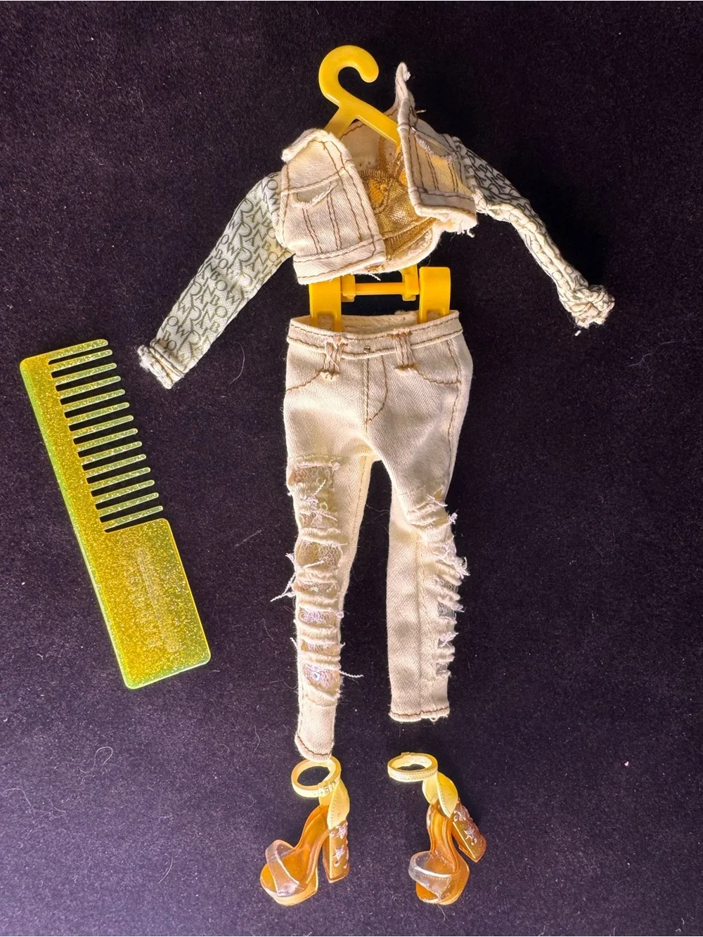 Rainbow High Doll Outfit Set - Yellow Jeans Jacket Shoes & Comb